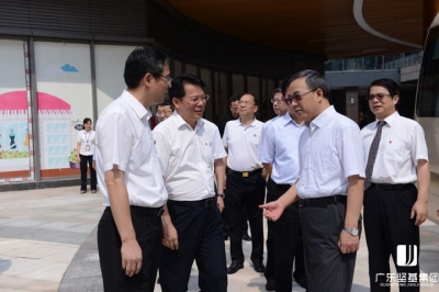 中央政治局委員、廣東省委書記胡春華視察河源市商業(yè)中心