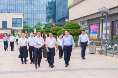 全國(guó)政協(xié)委員、深圳市人大常委會(huì)委員、深圳市工商聯(lián)主席張春華一行蒞臨堅(jiān)基集團(tuán)開展調(diào)研活動(dòng)